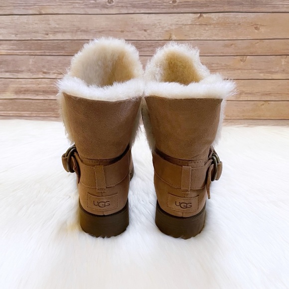 UGG Women’s Bodie Waterproof Chestnut Boots - Picture 3 of 10